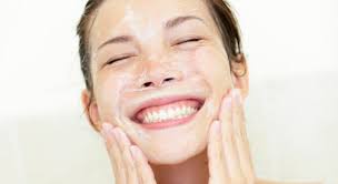DIY all-natural clarifying & toning foaming facewash